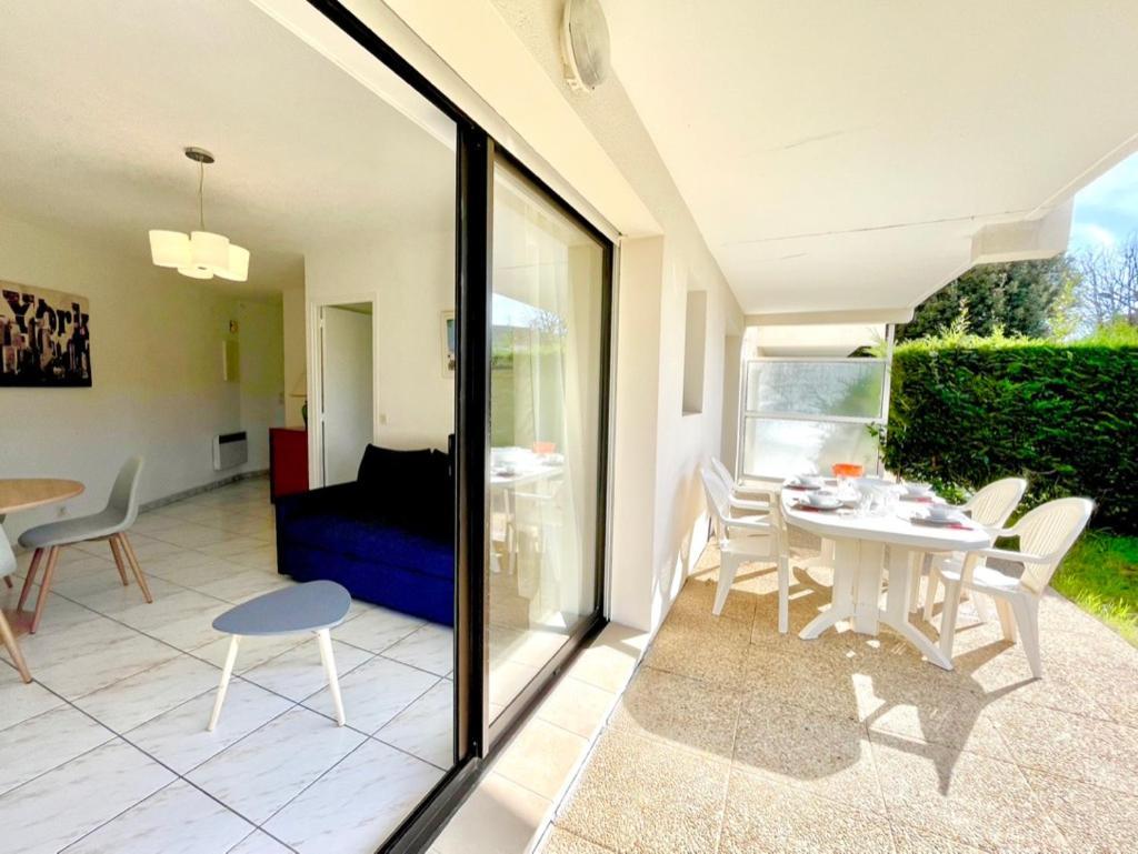 Charmant Rez De Jardin - 900M Plage De Pontaillac Apartment Royan Exterior photo